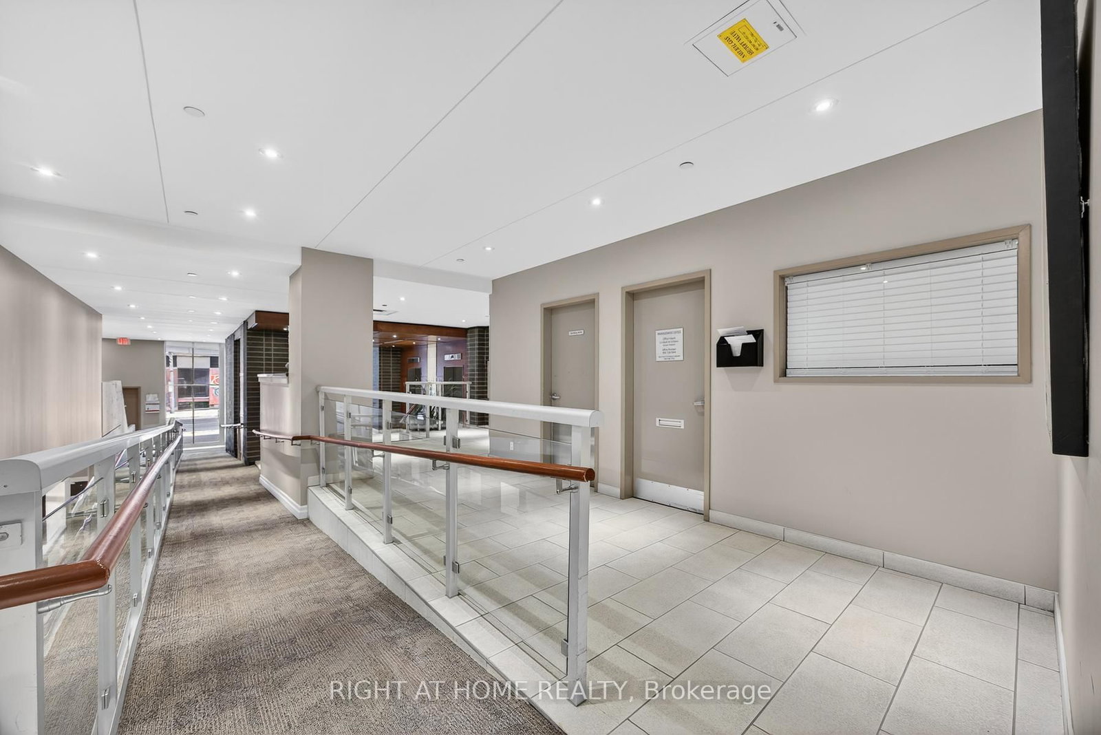 44 Bond Street W • #518 • Oshawa, ON photo 4