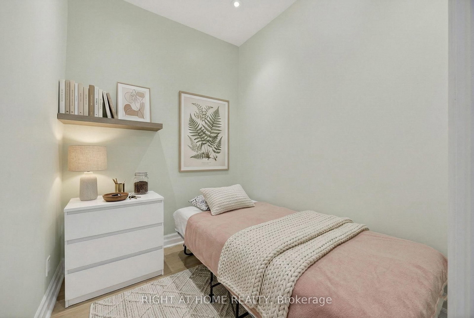 44 Bond Street W • #518 • Oshawa, ON photo 7