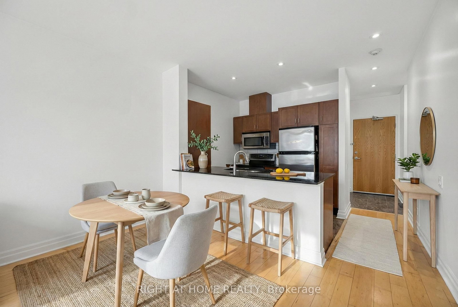 44 Bond Street W • #518 • Oshawa, ON photo 8