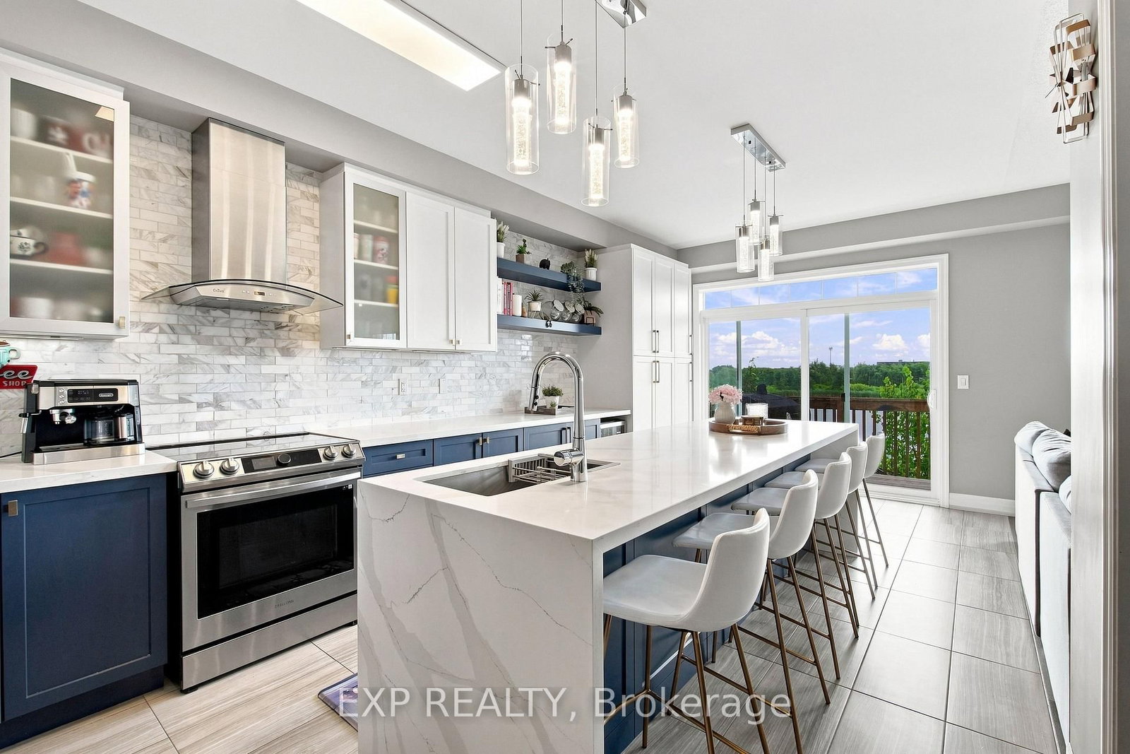 39 Purdy Place • Clarington, ON photo 2
