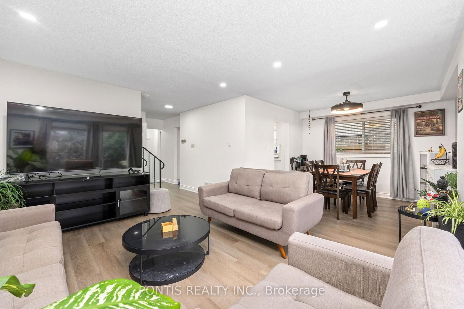 756 Cobblers Court • Pickering, ON photo 10