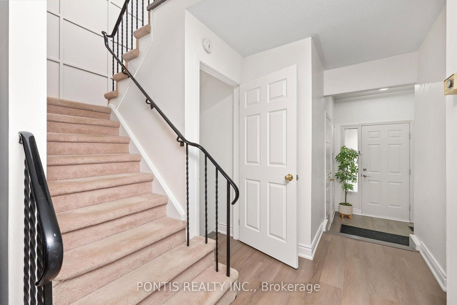 756 Cobblers Court • Pickering, ON photo 18