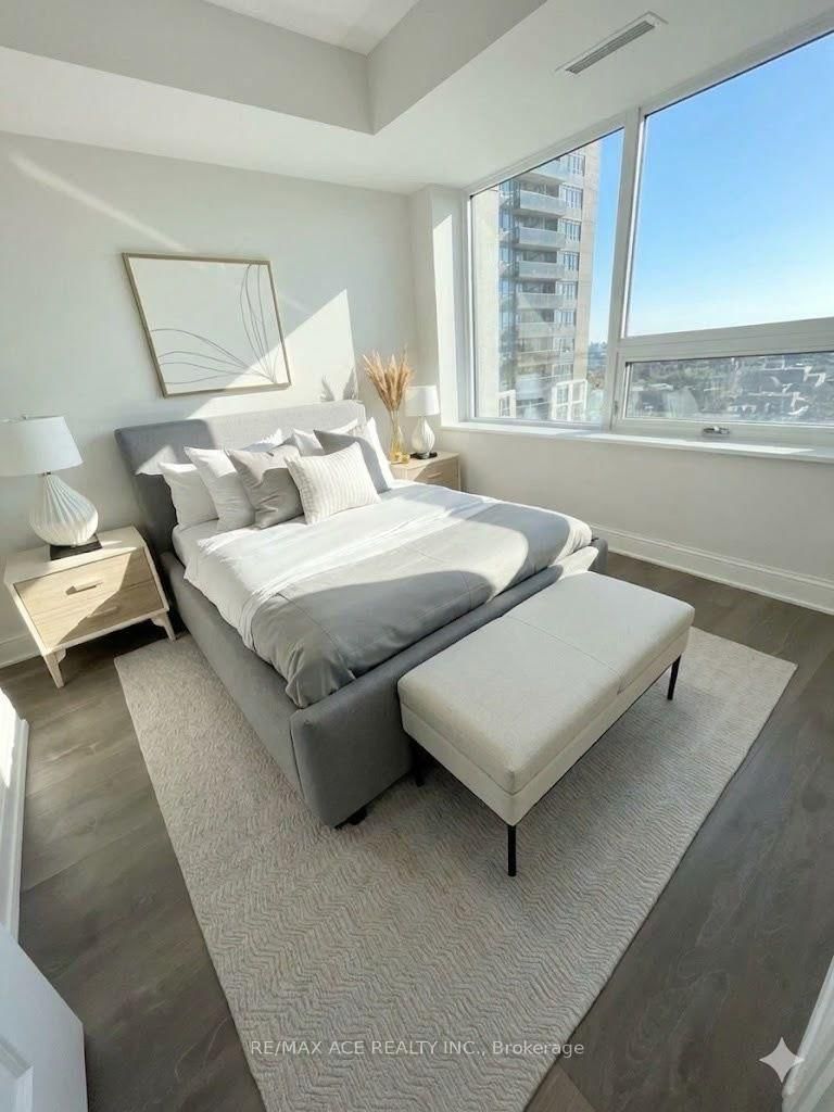 522 - 20 Meadowglen Place