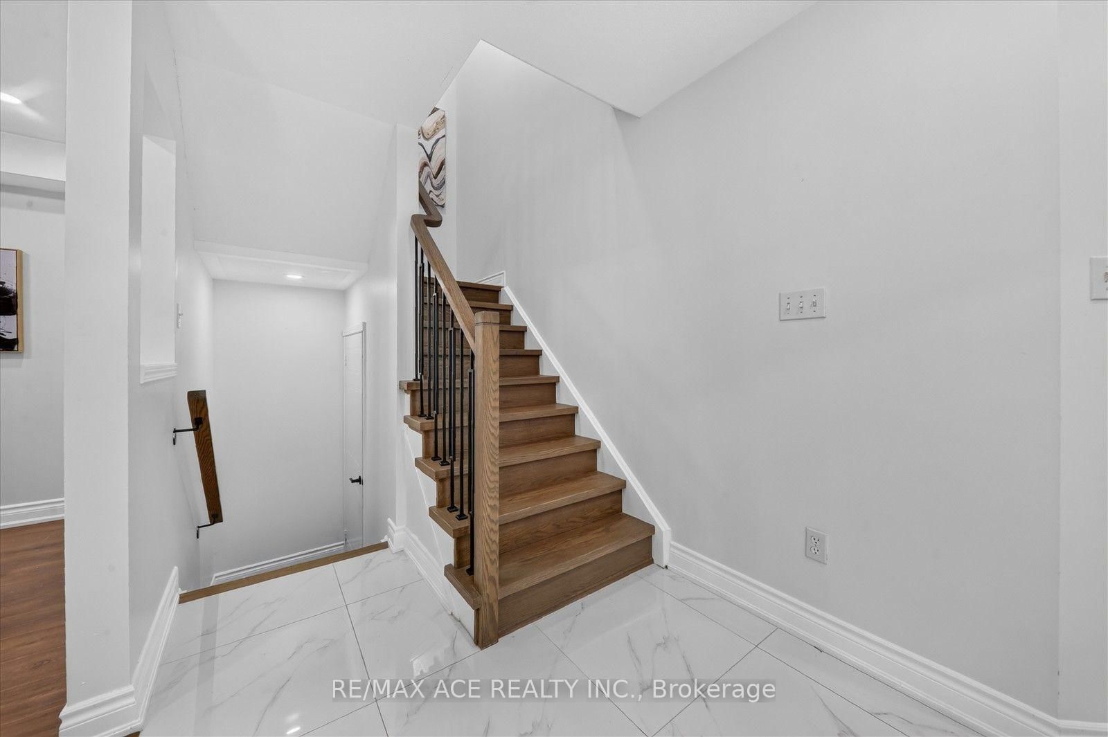 86 Solmar Avenue • Whitby, ON photo 10