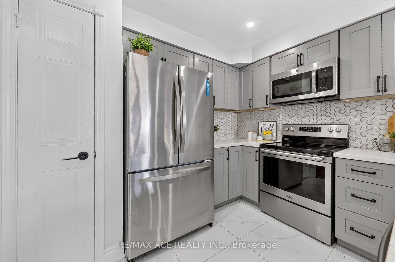 86 Solmar Avenue • Whitby, ON photo 19