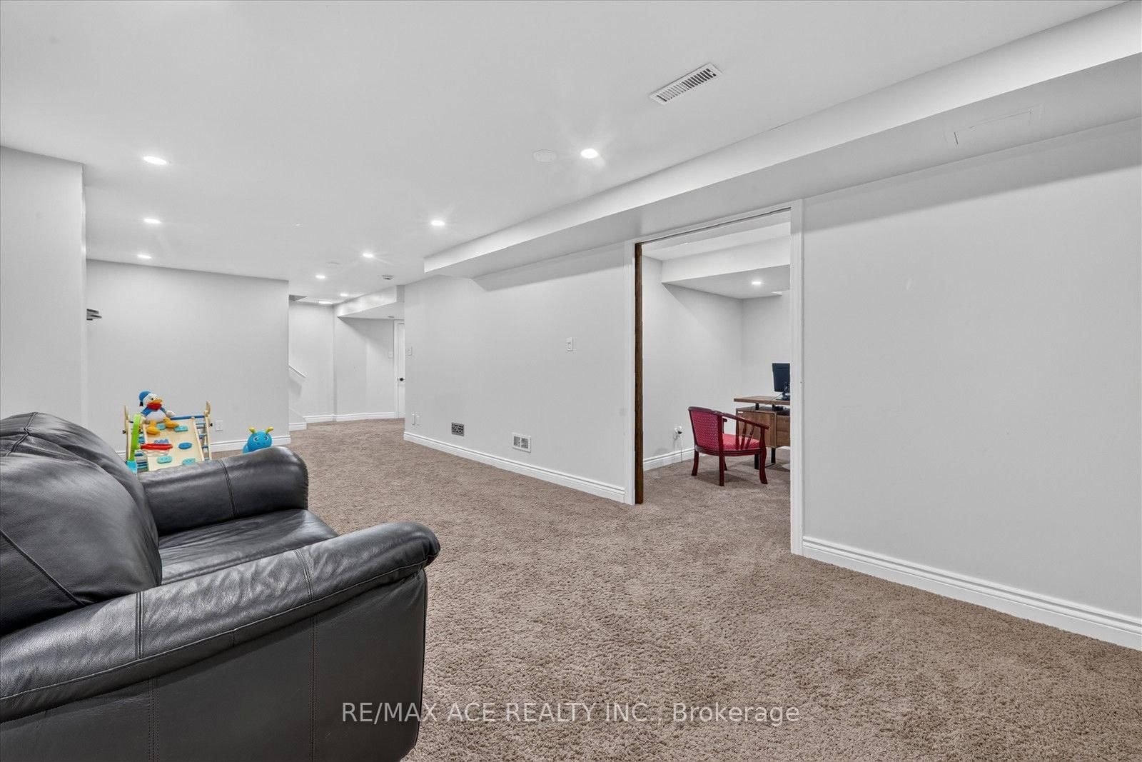 86 Solmar Avenue • Whitby, ON photo 39