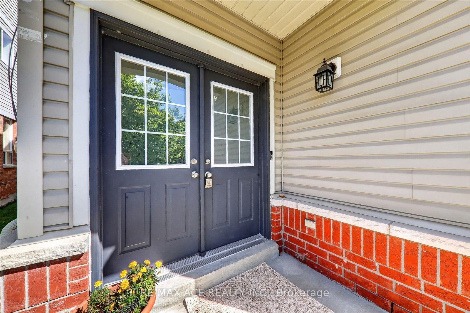 86 Solmar Avenue • Whitby, ON photo 5