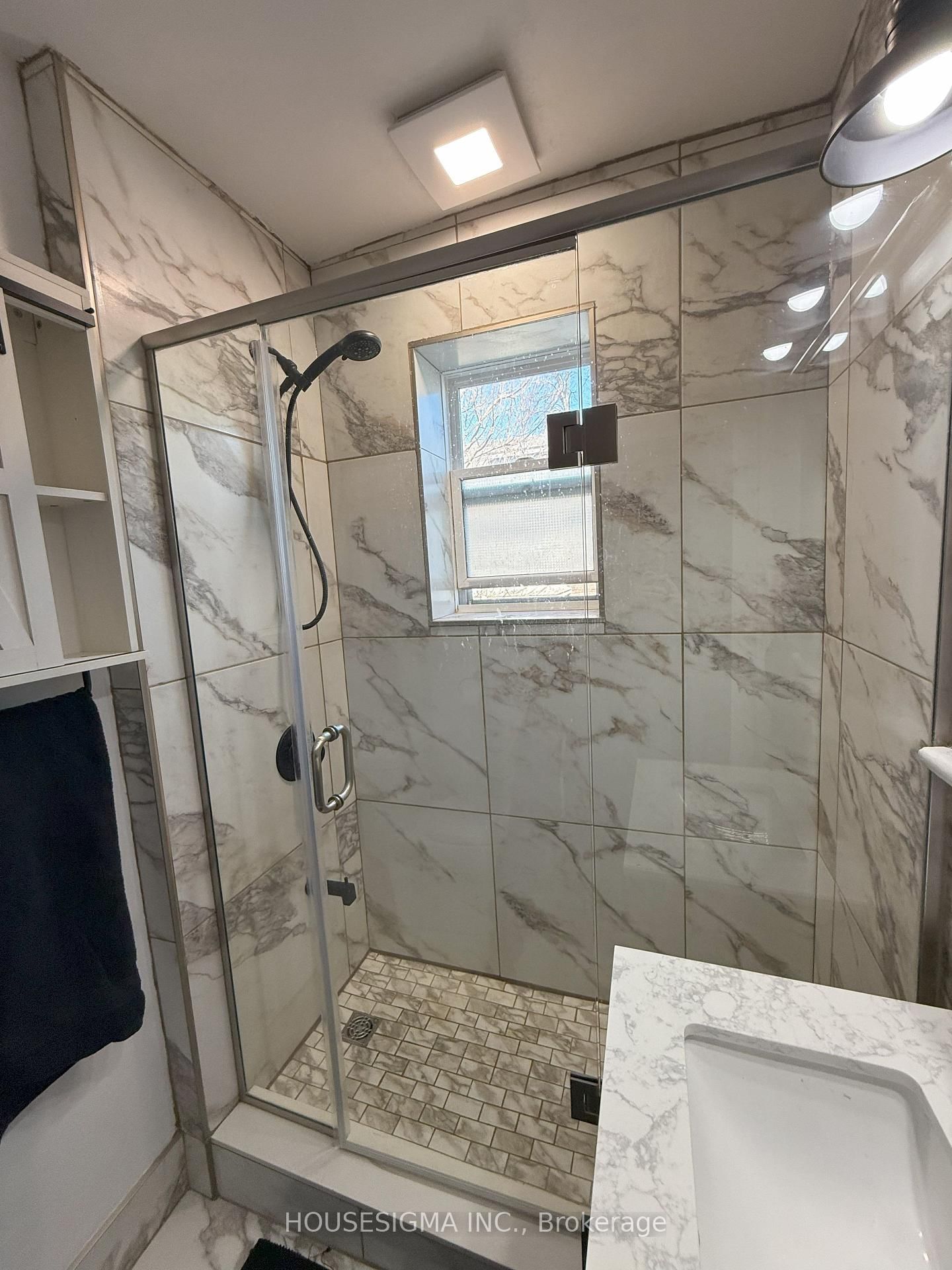 256 Woodbine Avenue • Toronto, ON photo 10