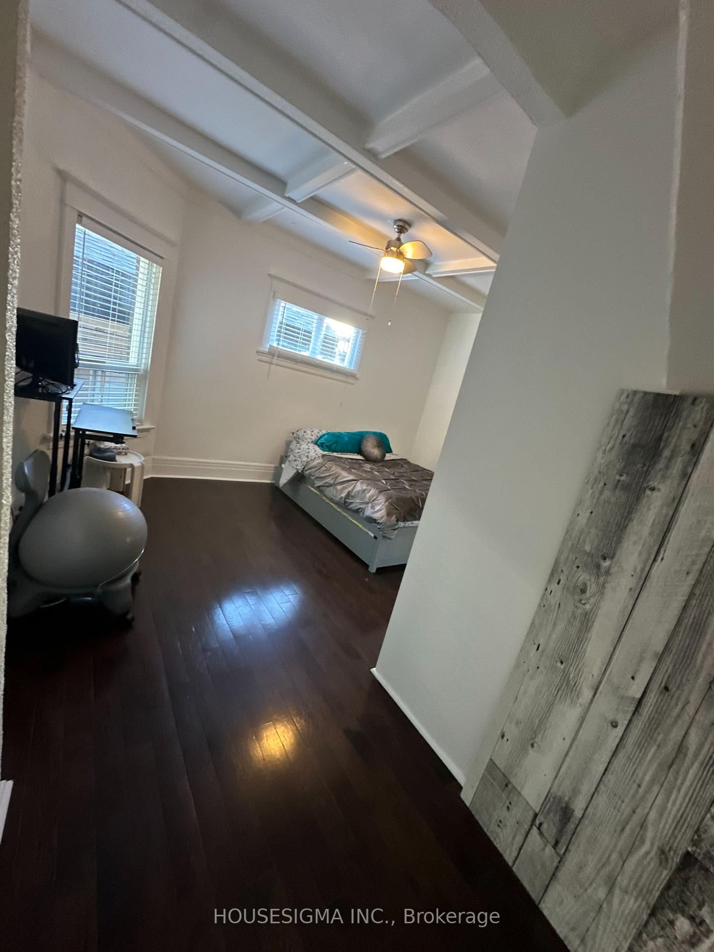 256 Woodbine Avenue • Toronto, ON photo 31