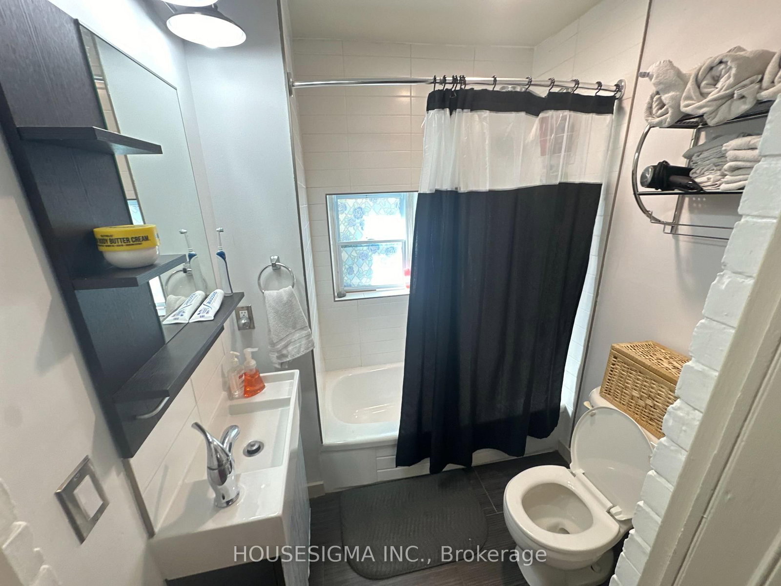 256 Woodbine Avenue • Toronto, ON photo 36