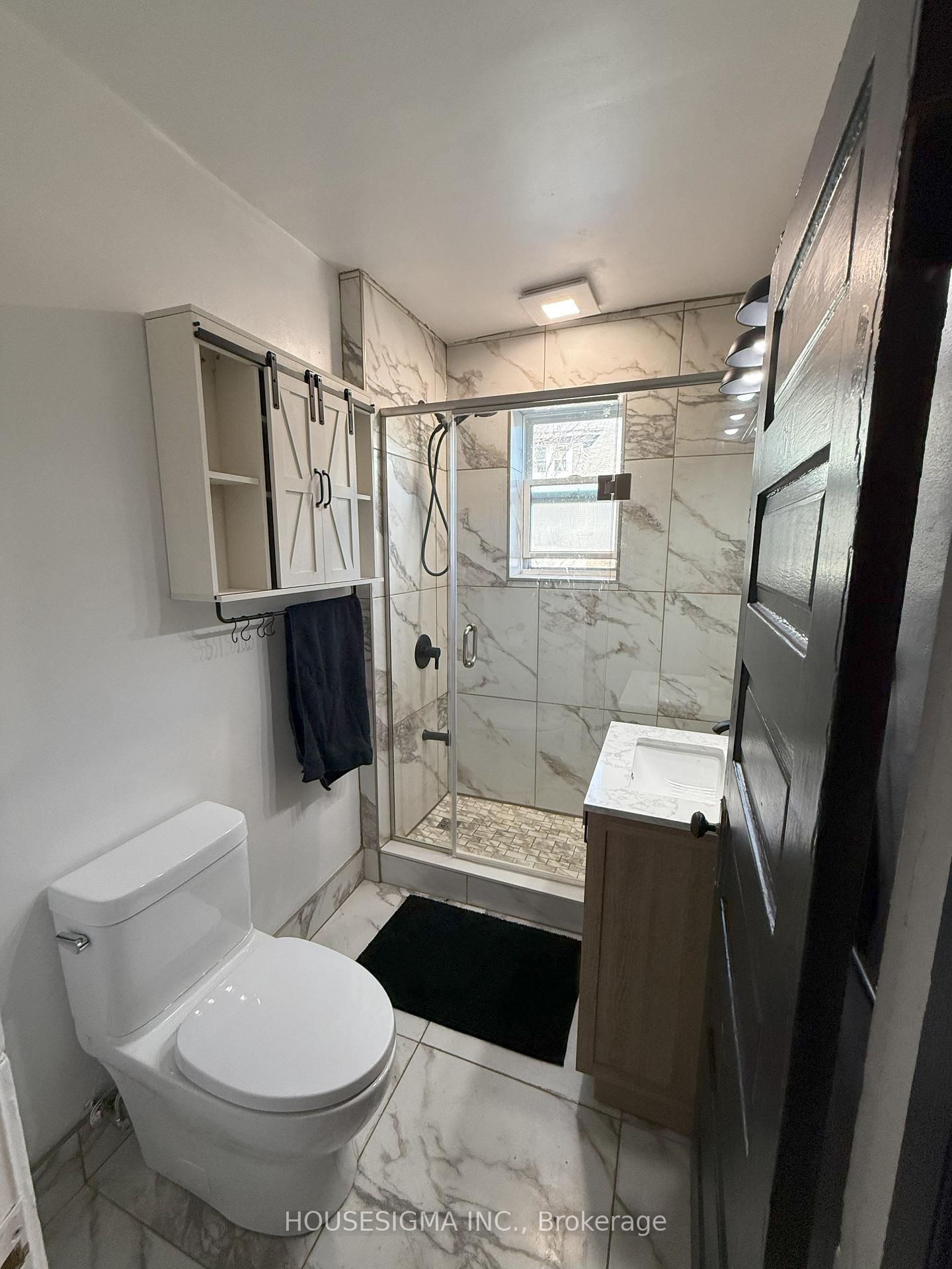 256 Woodbine Avenue • Toronto, ON photo 8