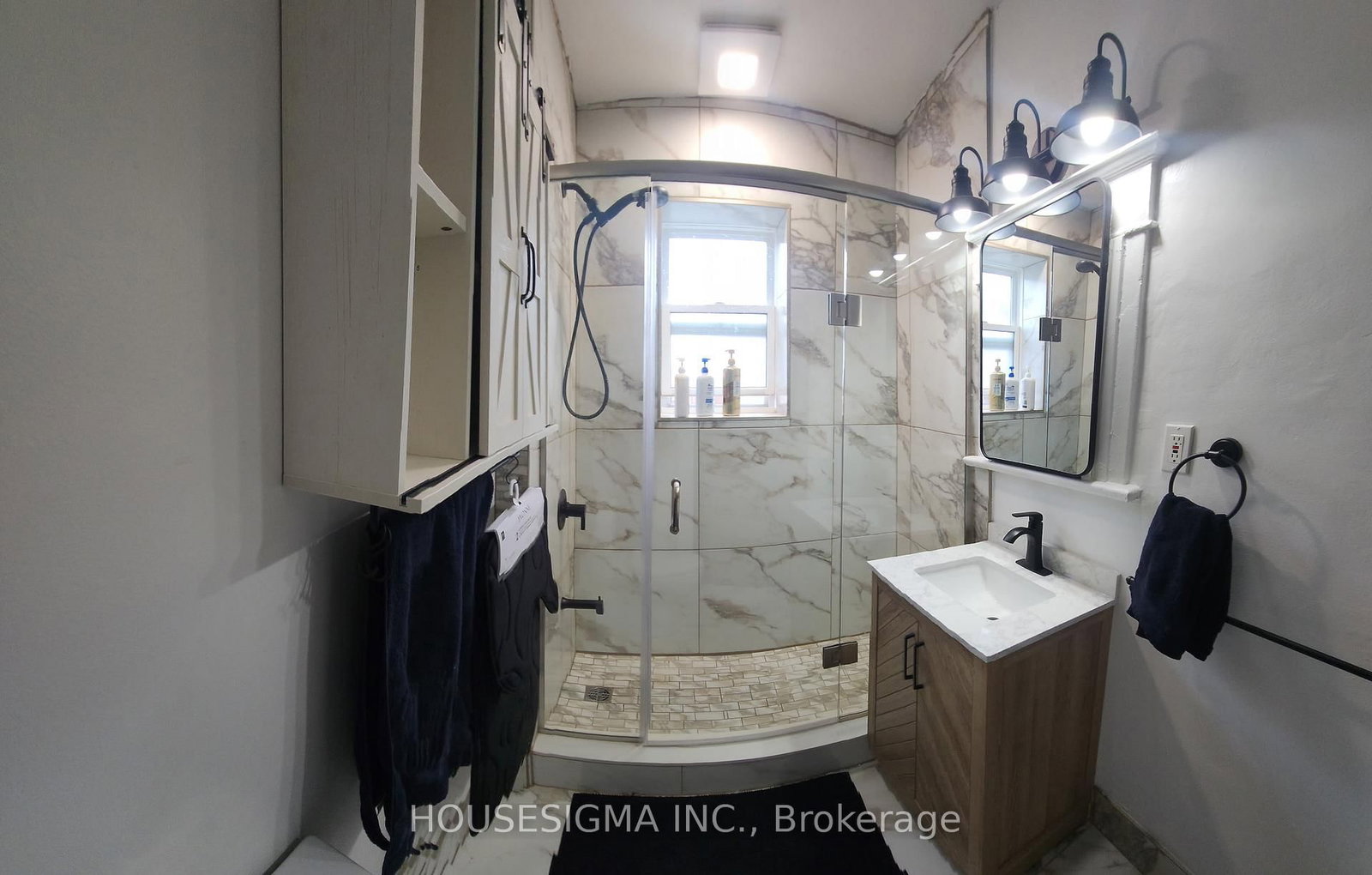 256 Woodbine Avenue • Toronto, ON photo 9