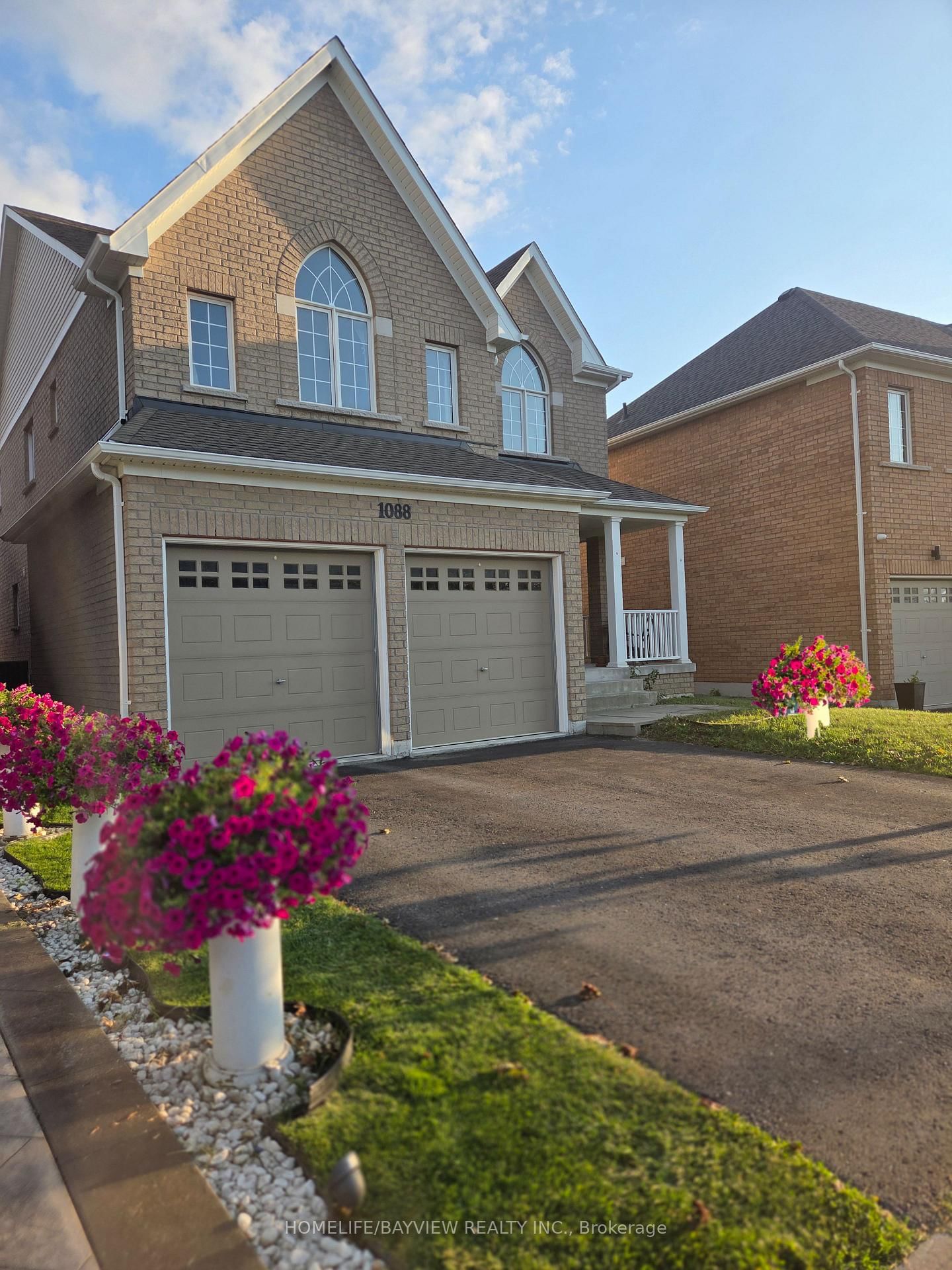 1088 Greenhill Avenue • Oshawa, ON photo 2