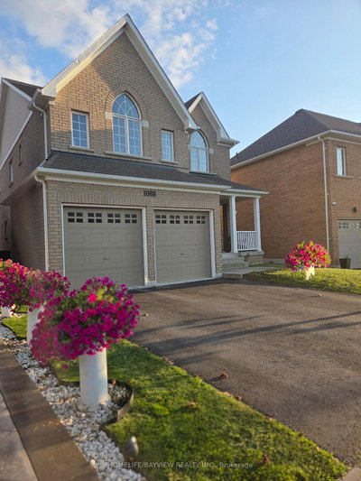 1088 Greenhill Avenue • Oshawa, ON photo 2