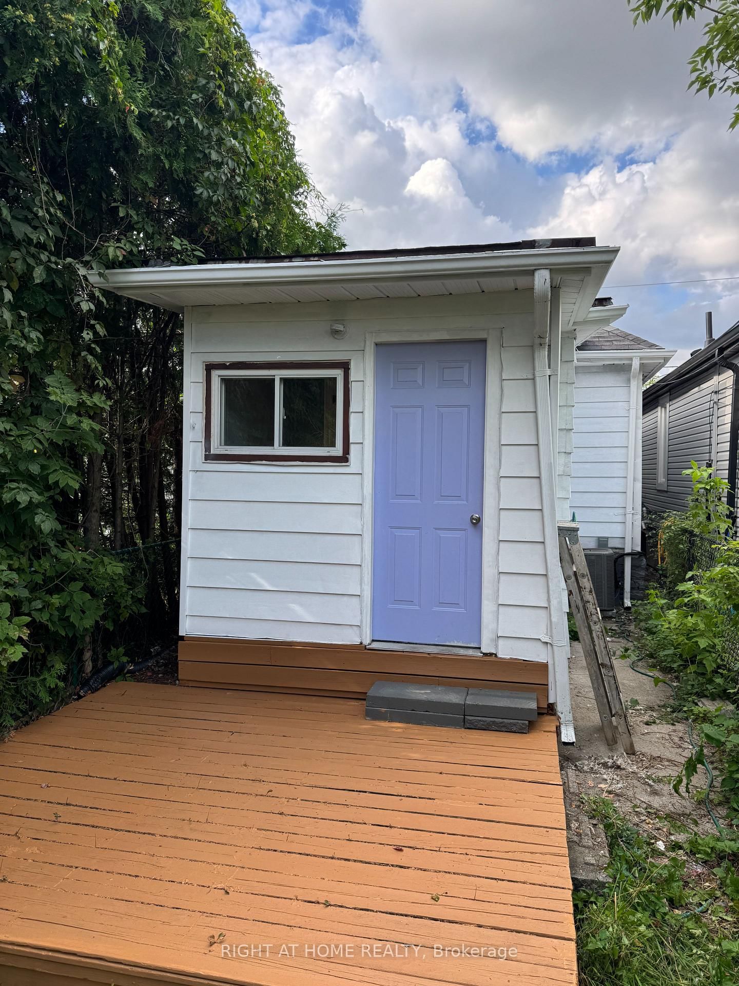 683 Mortimer Avenue • Toronto, ON photo 16