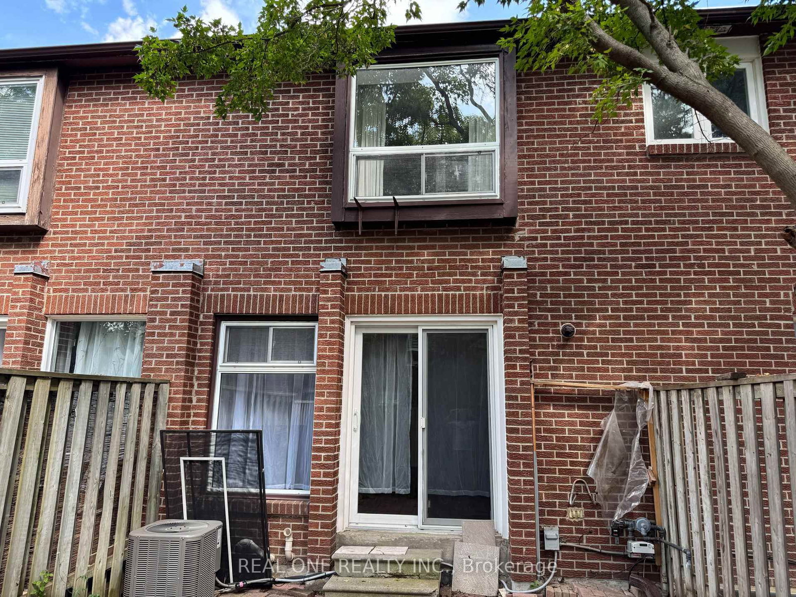 72 Dusay Place • #16 • Toronto, ON photo 2