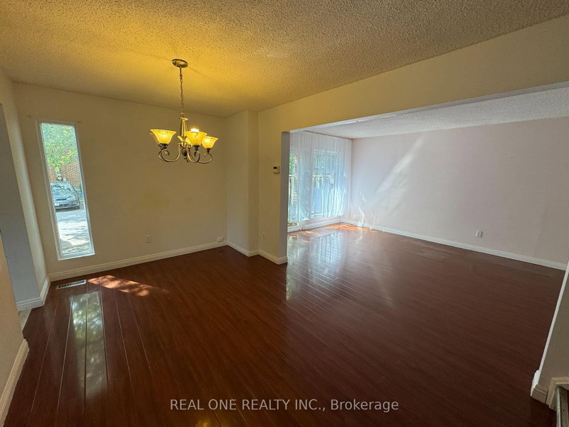 72 Dusay Pl photo 5