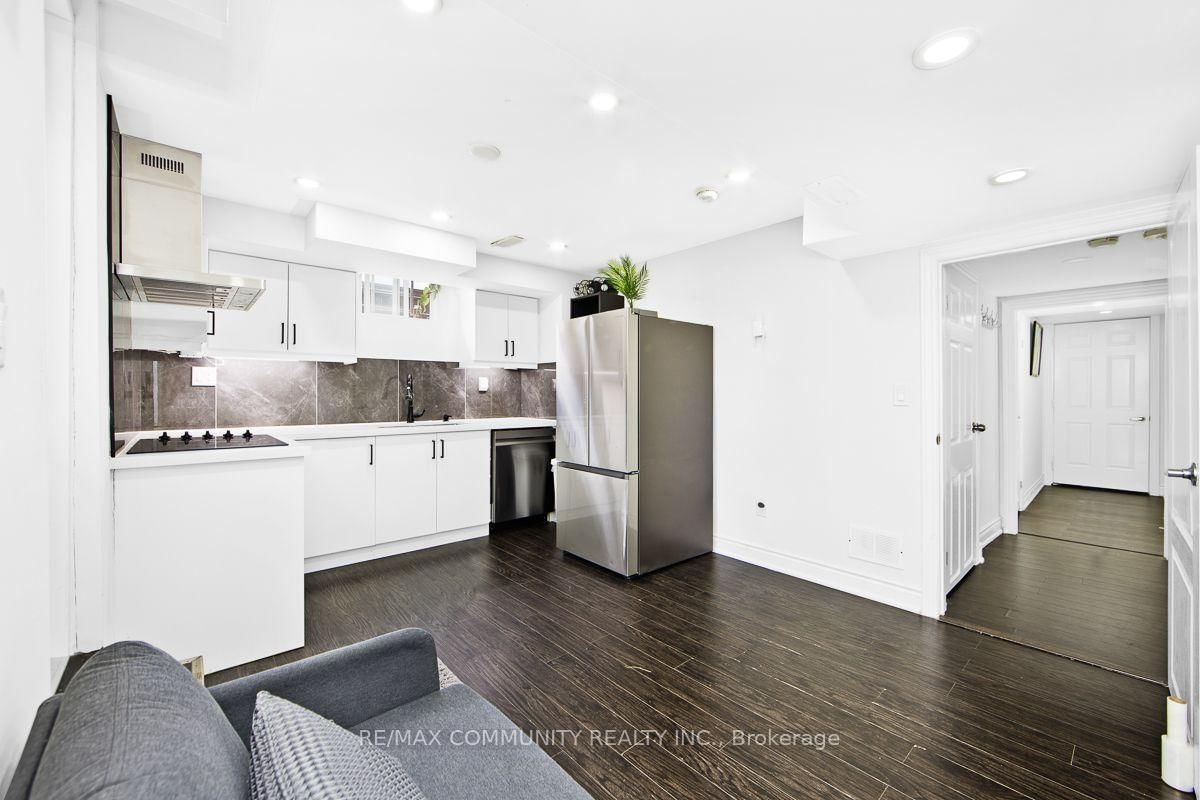 6435 Kingston Road • Toronto, ON photo 32
