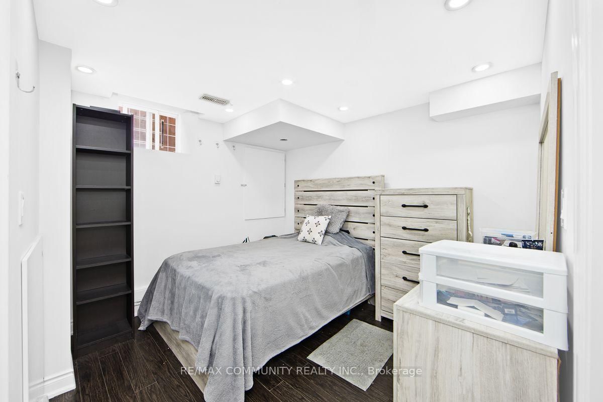 6435 Kingston Road • Toronto, ON photo 33