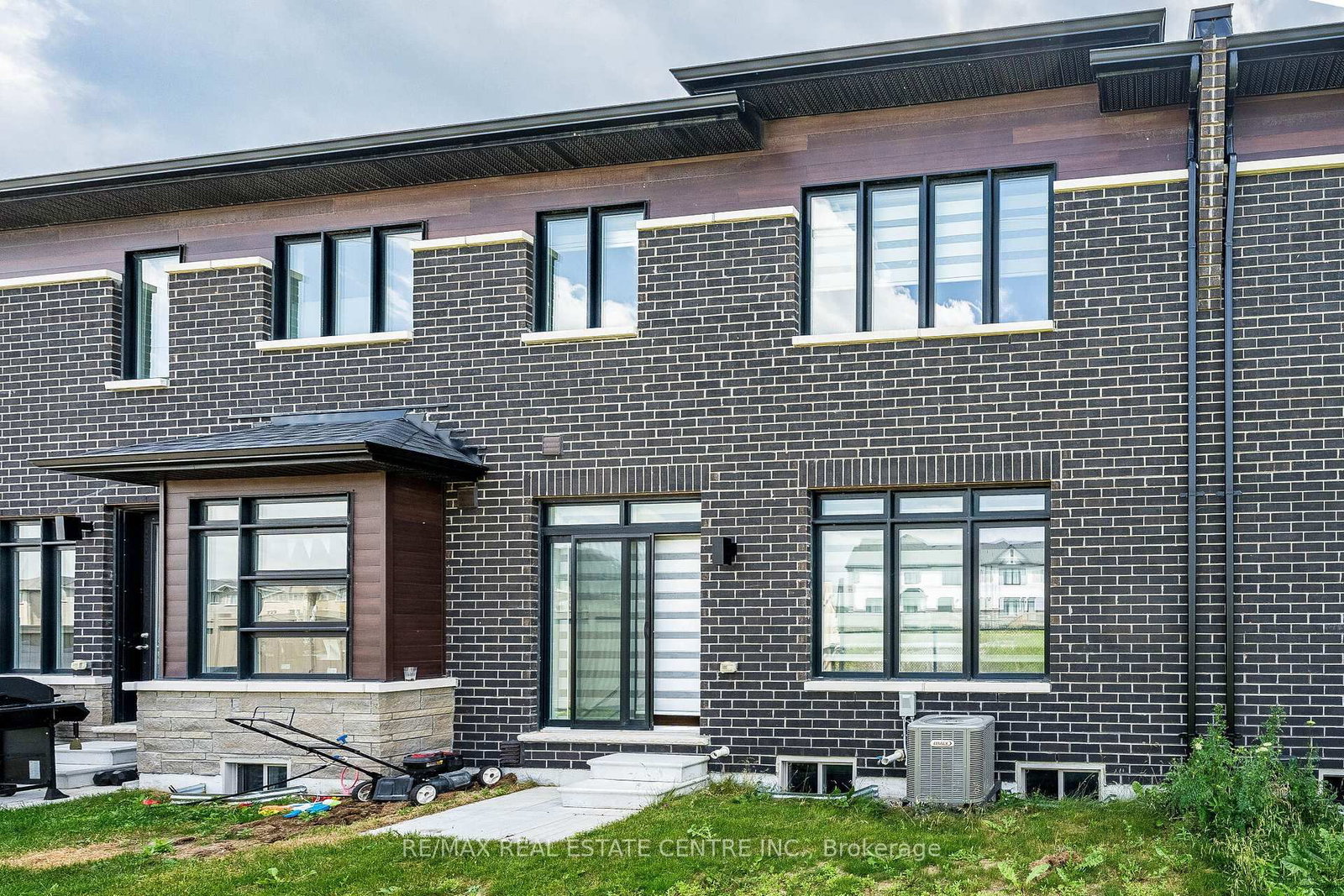 1062 Skyridge Boulevard • Pickering, ON photo 16
