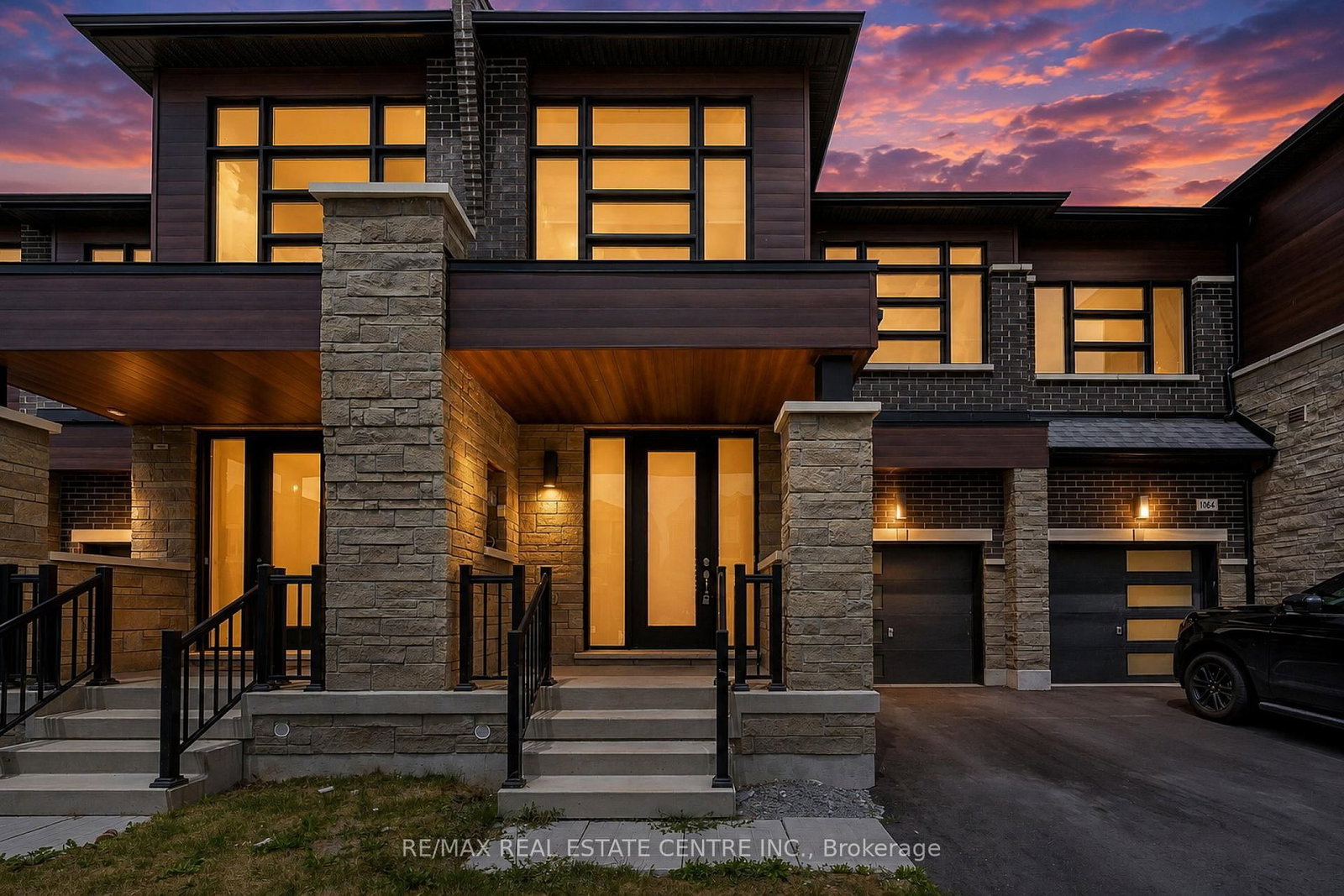 1062 Skyridge Boulevard • Pickering, ON photo 2