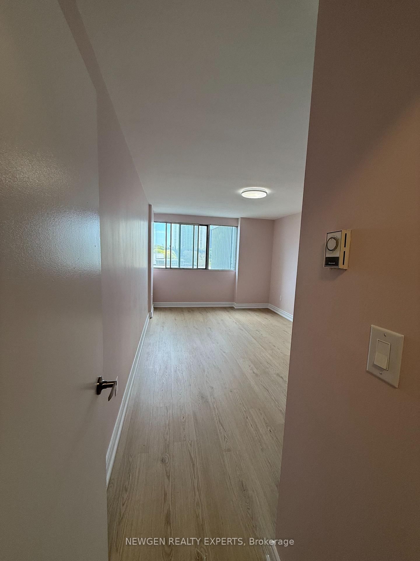 502-3 Massey Sq, Toronto, view 24
