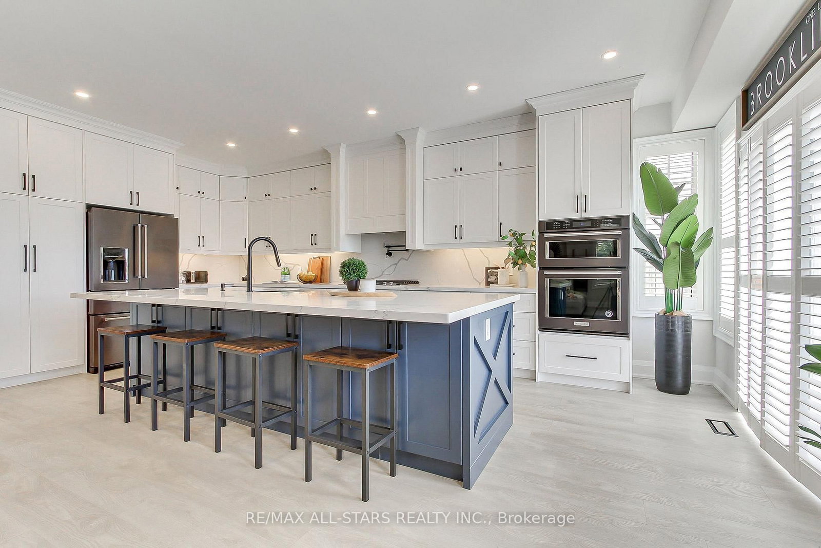 1 Hatch Street • Whitby, ON photo 12