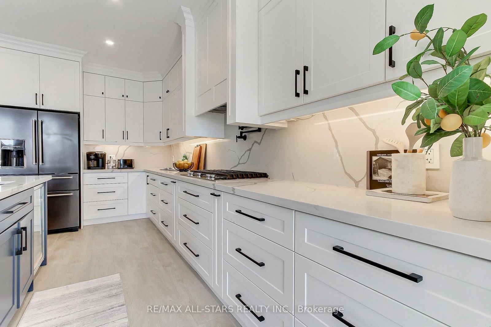 1 Hatch Street • Whitby, ON photo 14