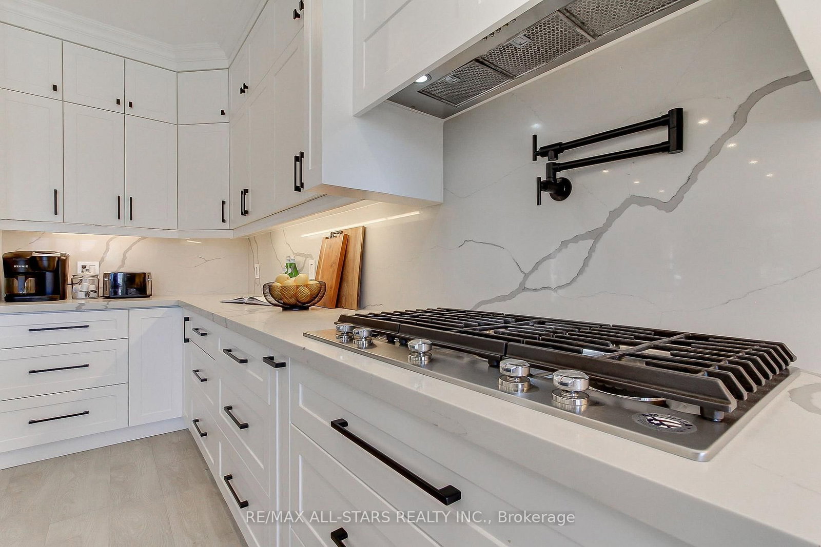1 Hatch Street • Whitby, ON photo 15