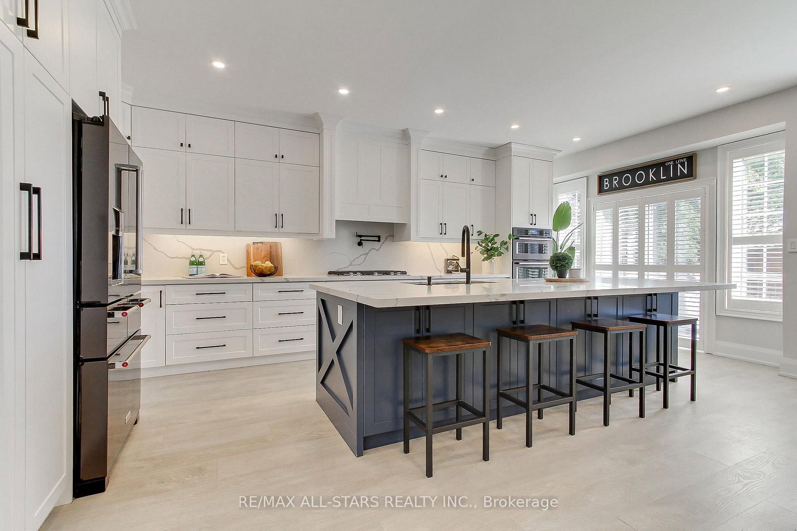 1 Hatch Street • Whitby, ON photo 17