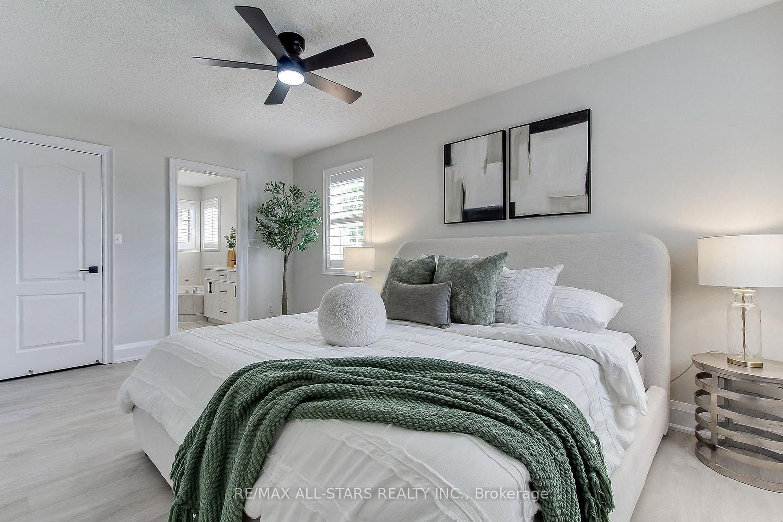 1 Hatch Street • Whitby, ON photo 21