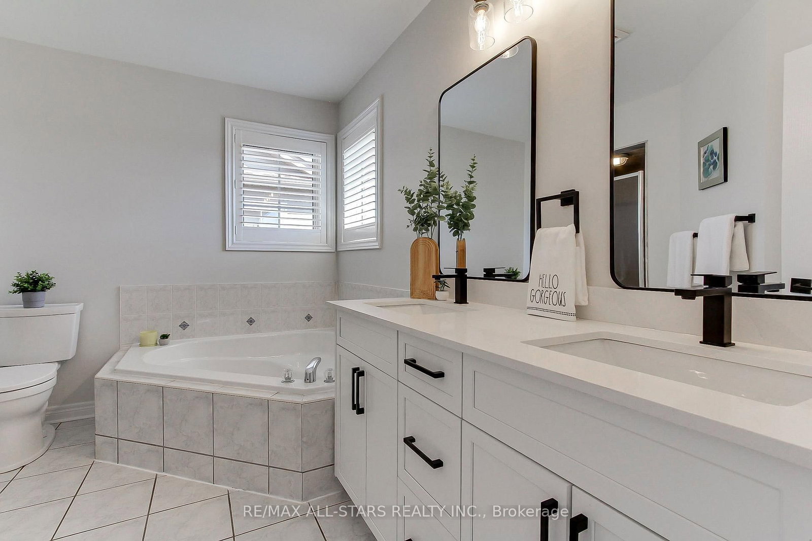 1 Hatch Street • Whitby, ON photo 22