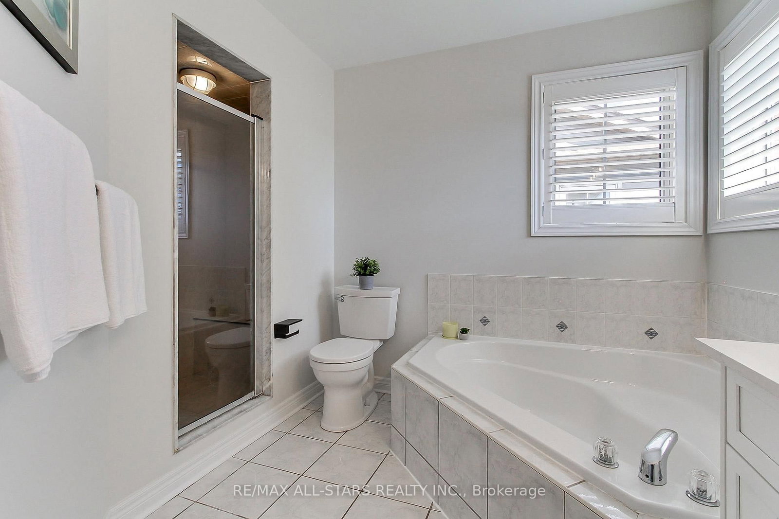 1 Hatch Street • Whitby, ON photo 23