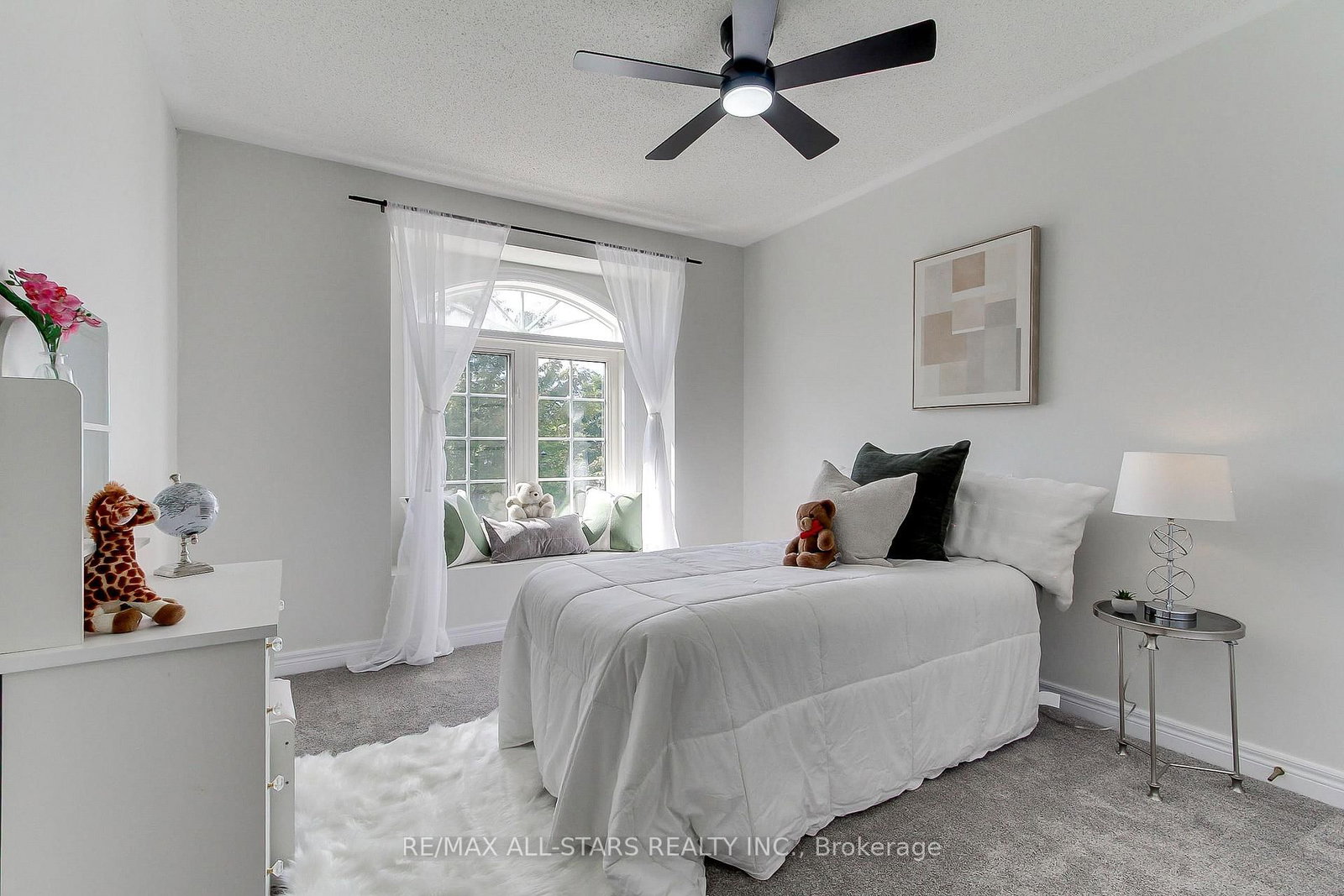 1 Hatch Street • Whitby, ON photo 25