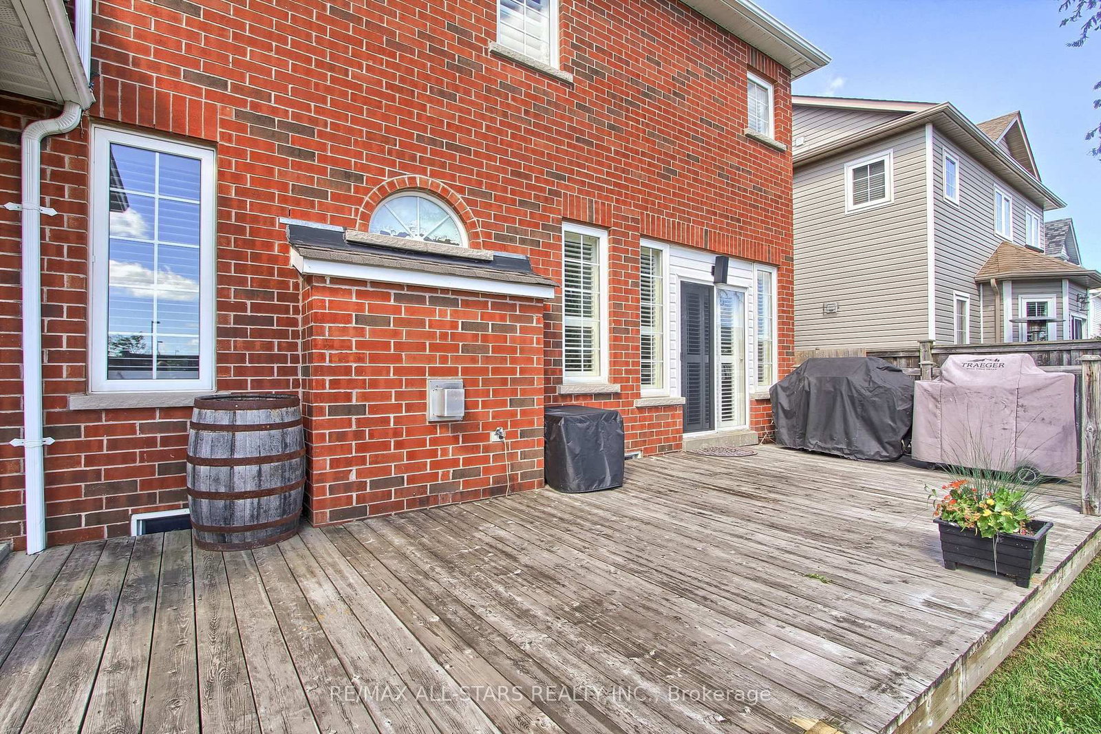 1 Hatch Street • Whitby, ON photo 29