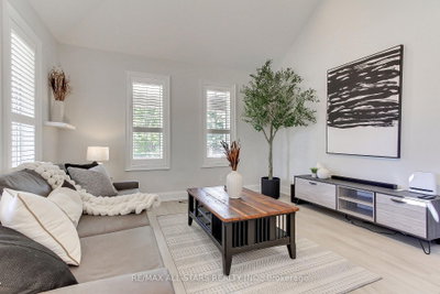 1 Hatch Street • Whitby, ON photo 6