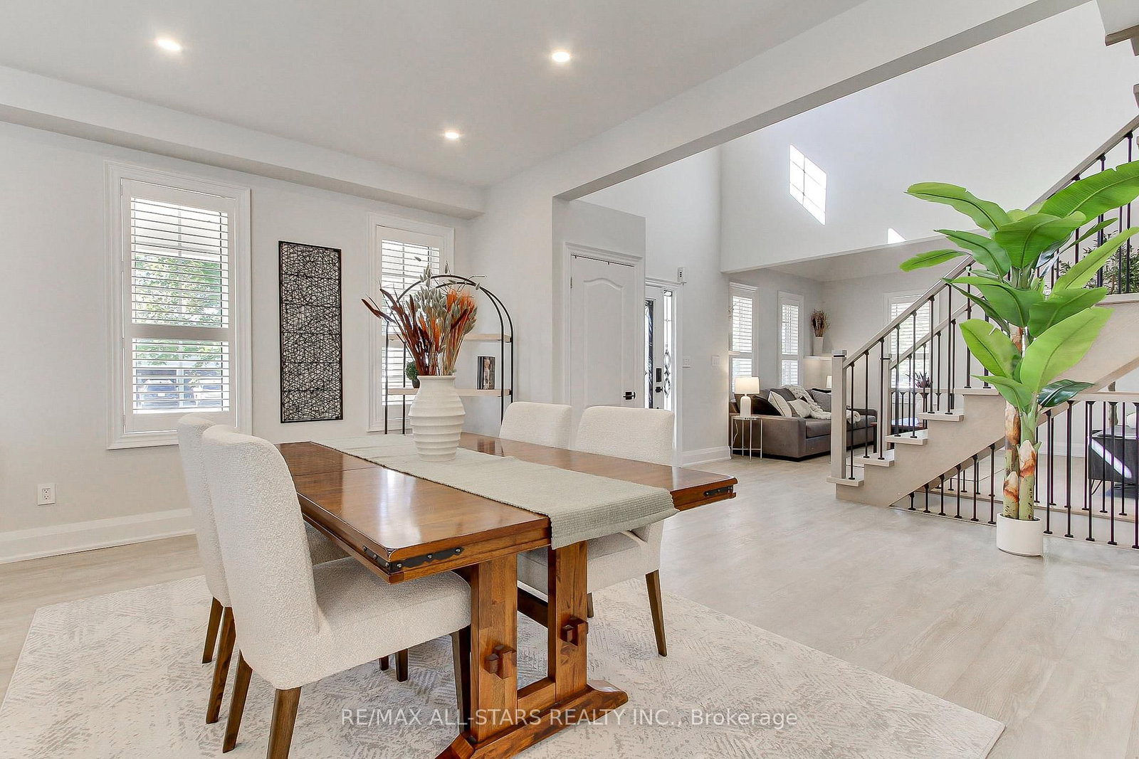 1 Hatch Street • Whitby, ON photo 9