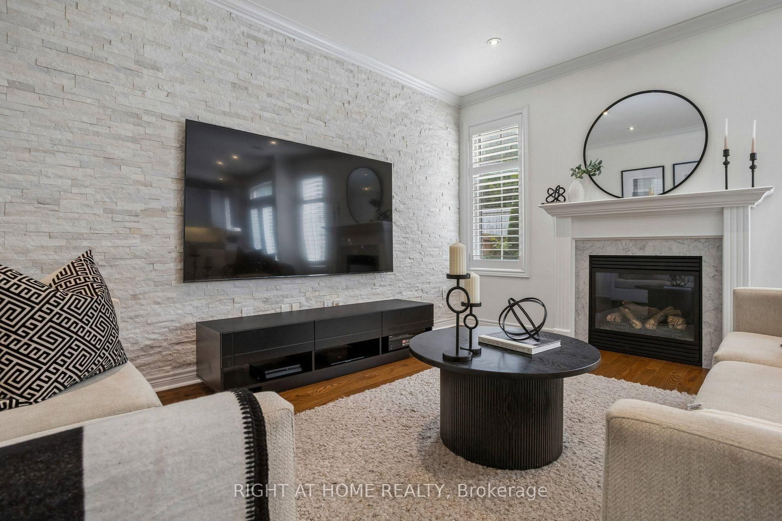 26 Bignell Crescent • Ajax, ON photo 5