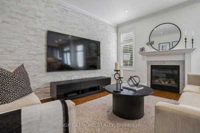 26 Bignell Crescent • Ajax, ON photo 5