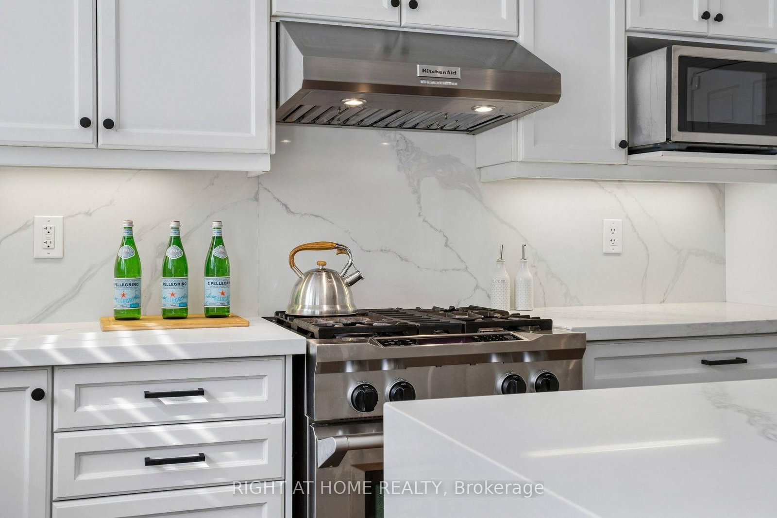 26 Bignell Crescent • Ajax, ON photo 9