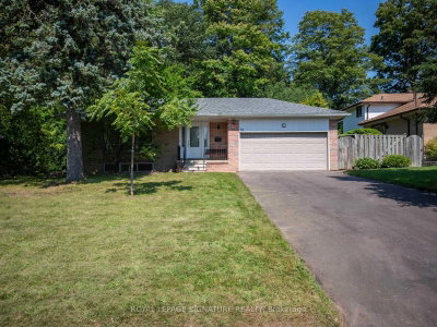 22 Carwin Crescent • Ajax, ON photo 2