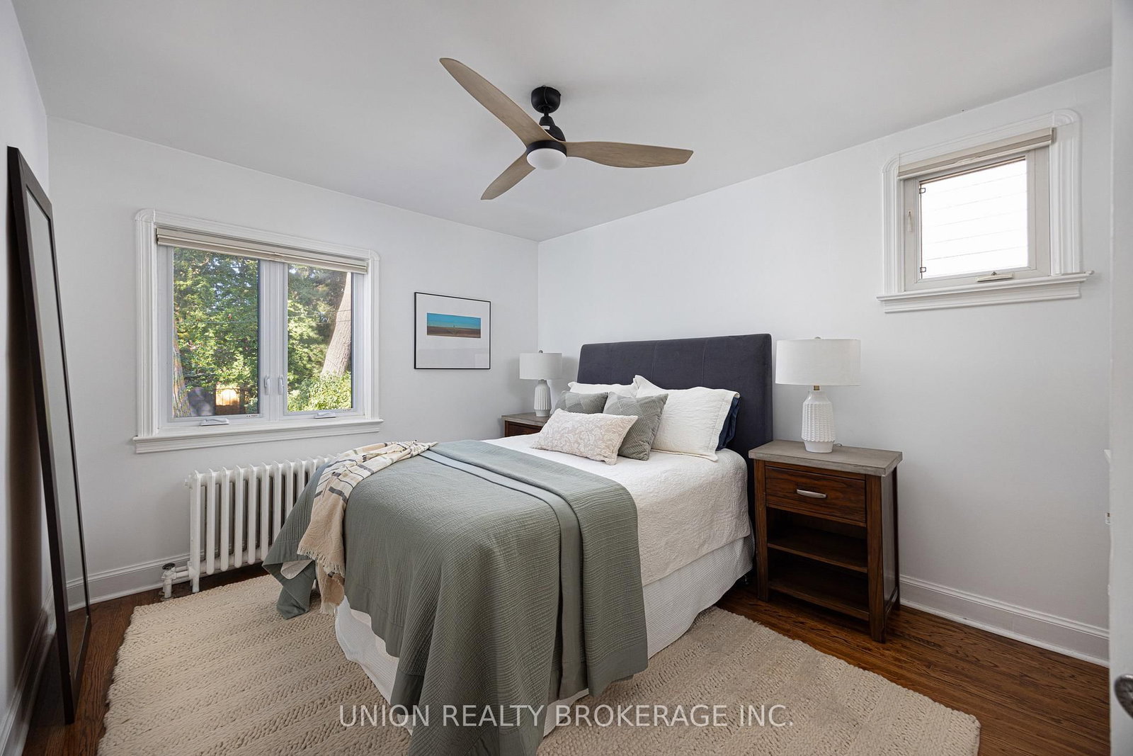 8 Woodland Park Road • Toronto, ON photo 14