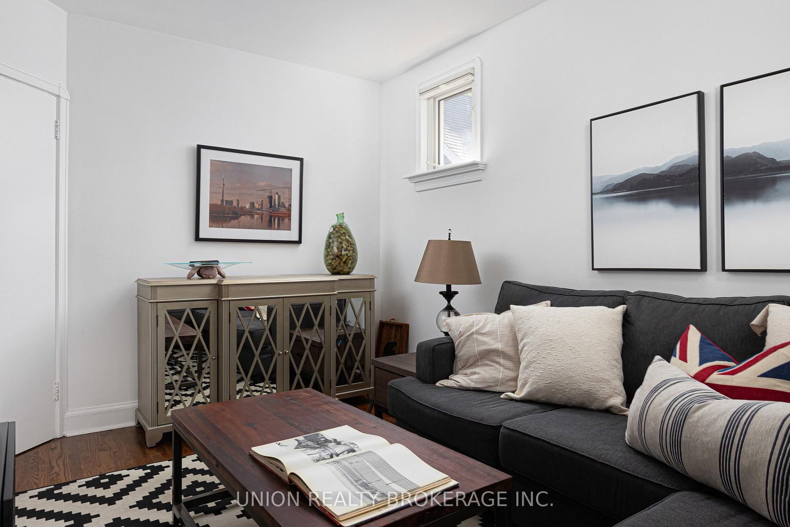 8 Woodland Park Road • Toronto, ON photo 18