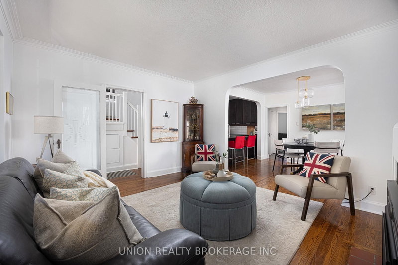 8 Woodland Park Road