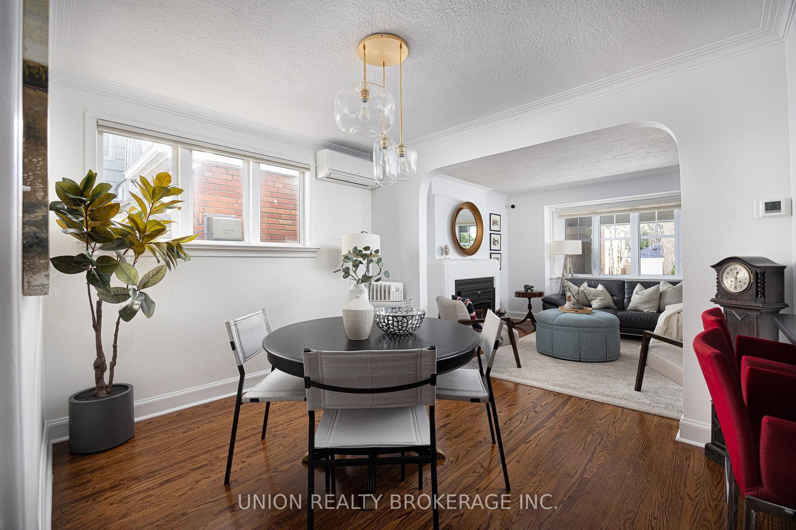 8 Woodland Park Road • Toronto, ON photo 5