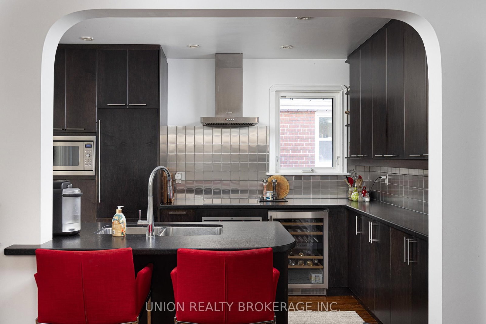 8 Woodland Park Road • Toronto, ON photo 7