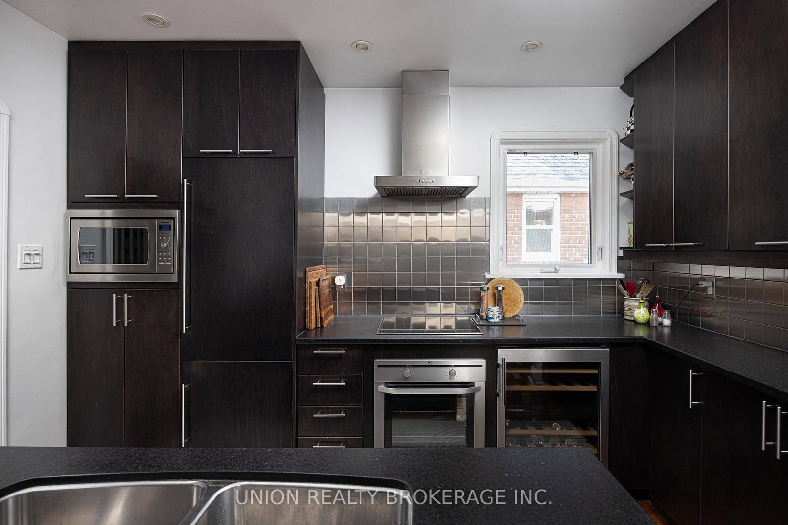 8 Woodland Park Road • Toronto, ON photo 8