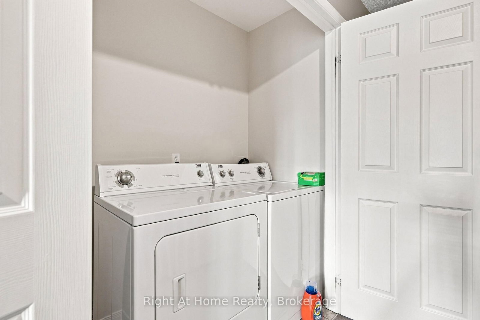 460 Woodmount Drive • #46 • Oshawa, ON photo 27