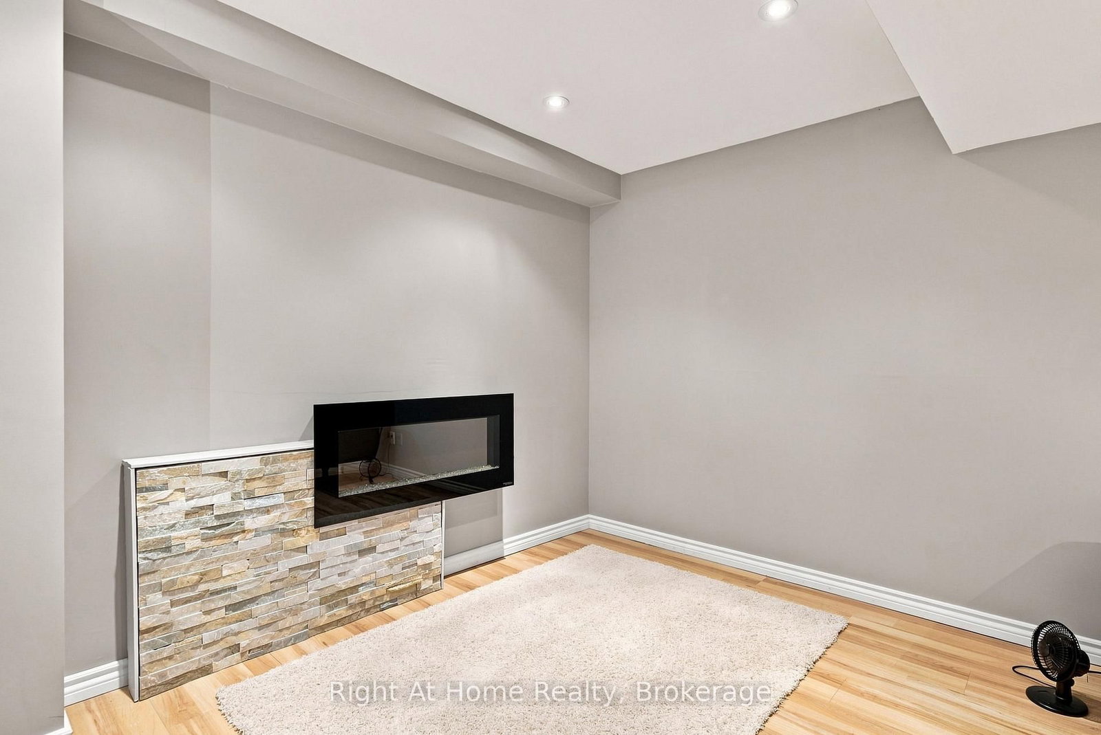 460 Woodmount Drive • #46 • Oshawa, ON photo 31