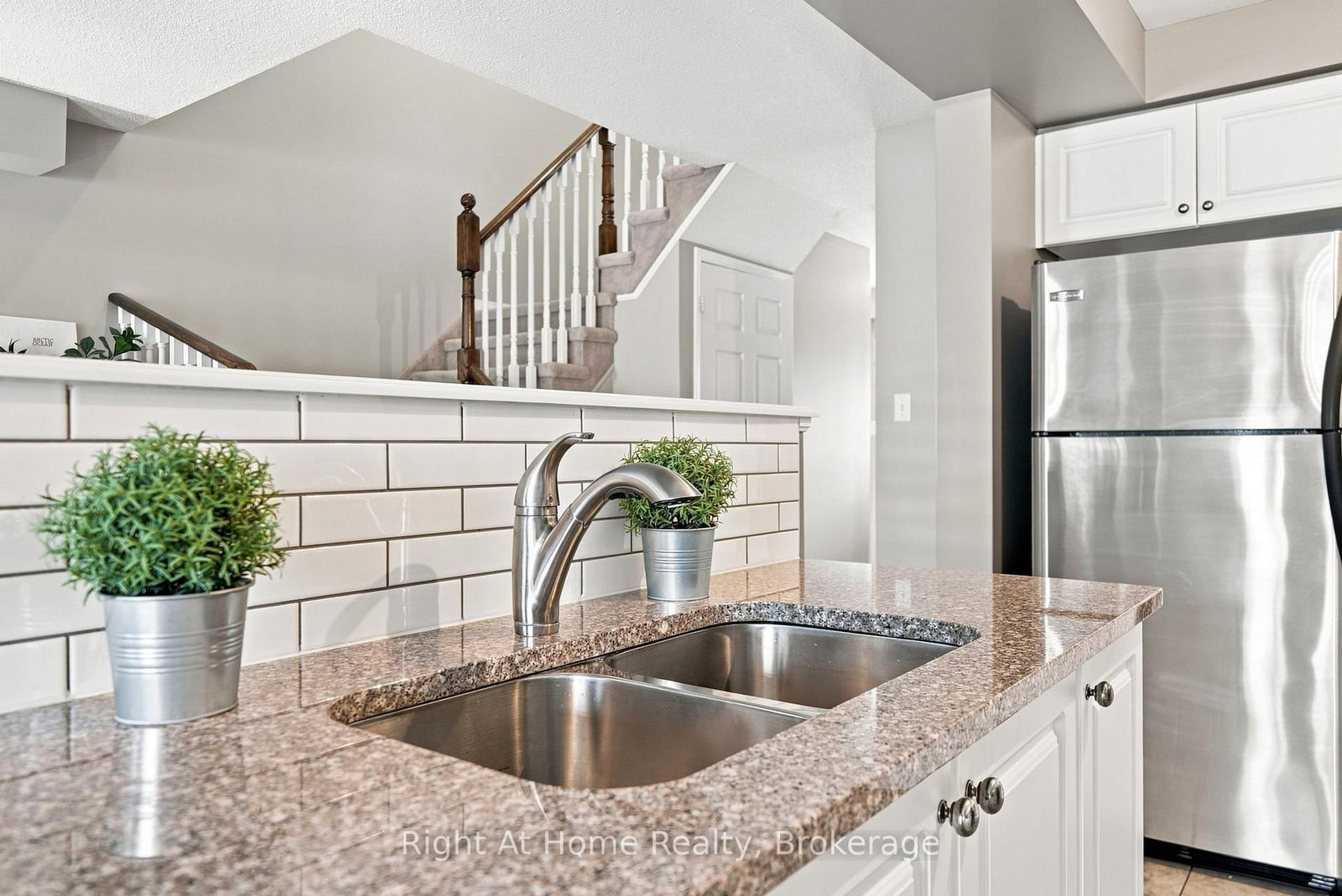 460 Woodmount Drive • #46 • Oshawa, ON photo 8